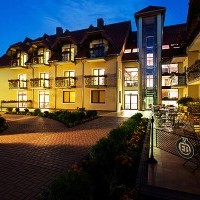 Hotel Mikołajki pokoje apartamenty nad jeziorem Mazury wypoczynek w Polsce